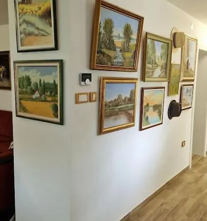 Anna's Art House * Káty